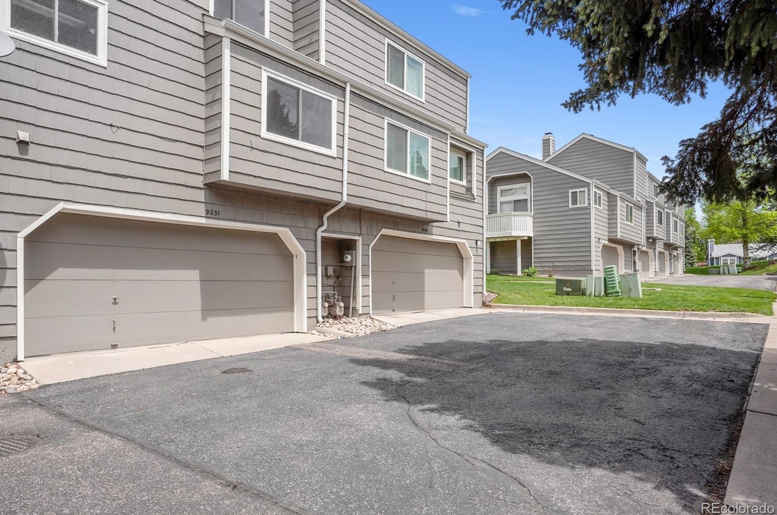 9031 Bear Mountain Dr, Littleton CO  80126-2268 exterior