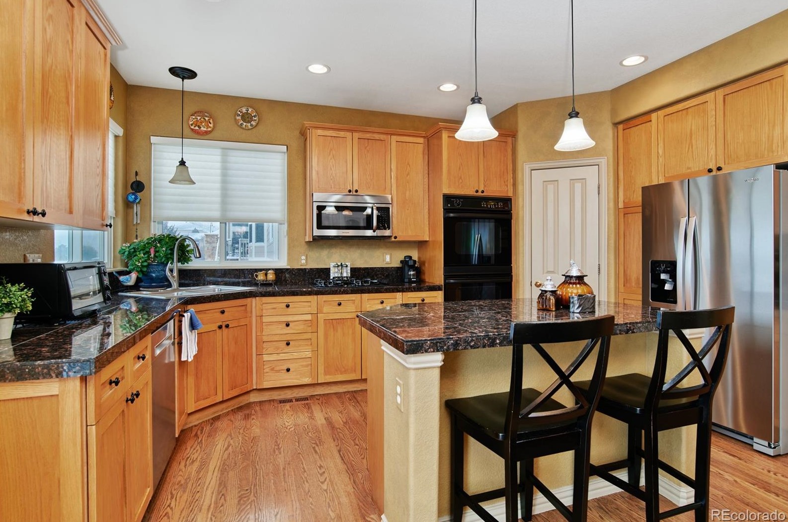 1365 Peninsula Cir, Castle Rock CO 80104-3710 exterior