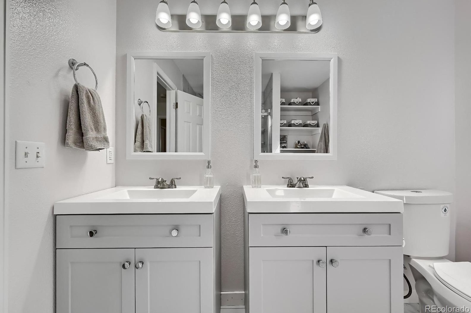 9742 Whitecliff Pl, Littleton CO 80129-5748 exterior