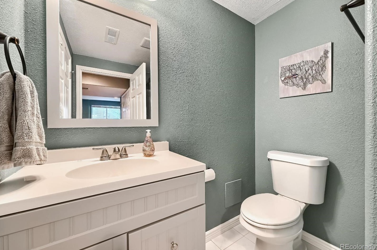 9742 Whitecliff Pl, Littleton CO 80129-5748 exterior