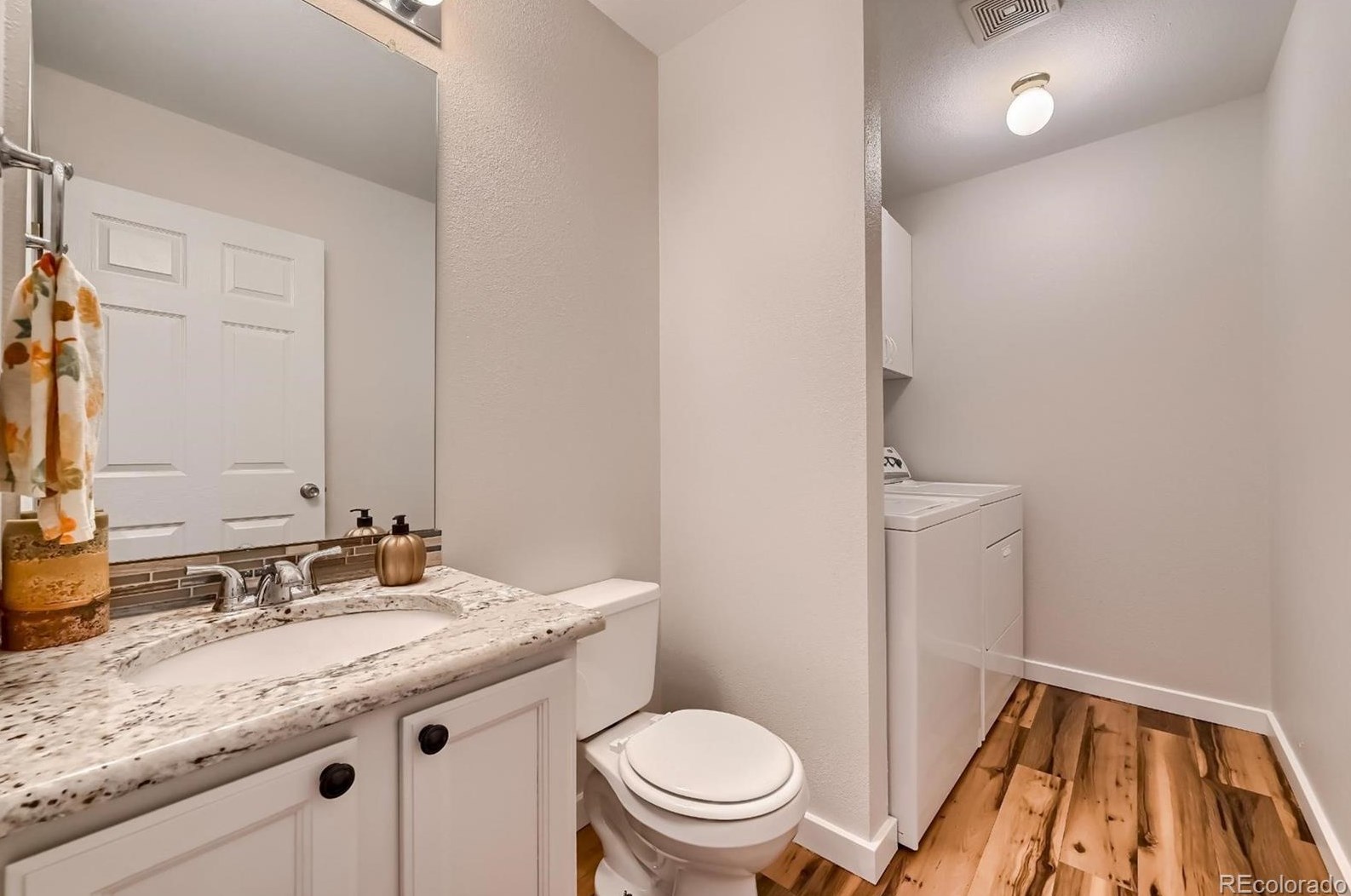 9742 Whitecliff Pl, Littleton CO 80129-5748 exterior