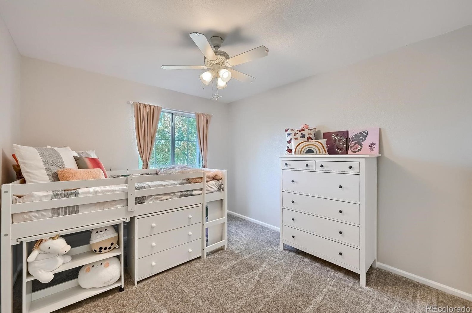 9742 Whitecliff Pl, Littleton CO 80129-5748 exterior