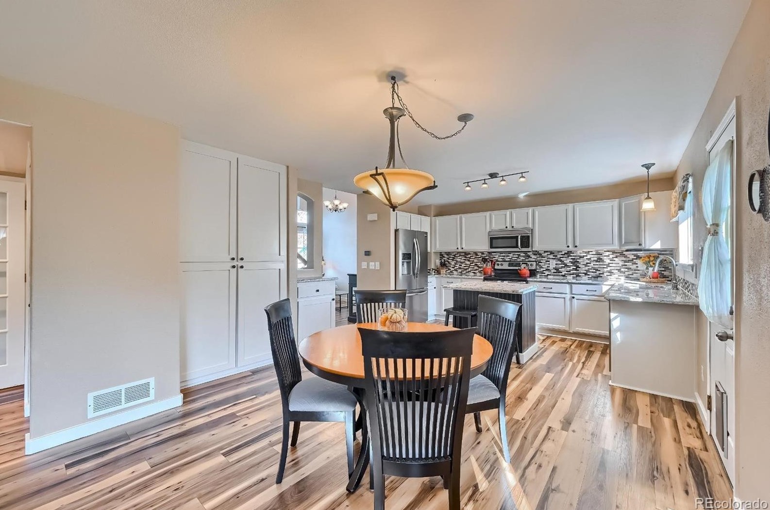 9742 Whitecliff Pl, Littleton CO 80129-5748 exterior