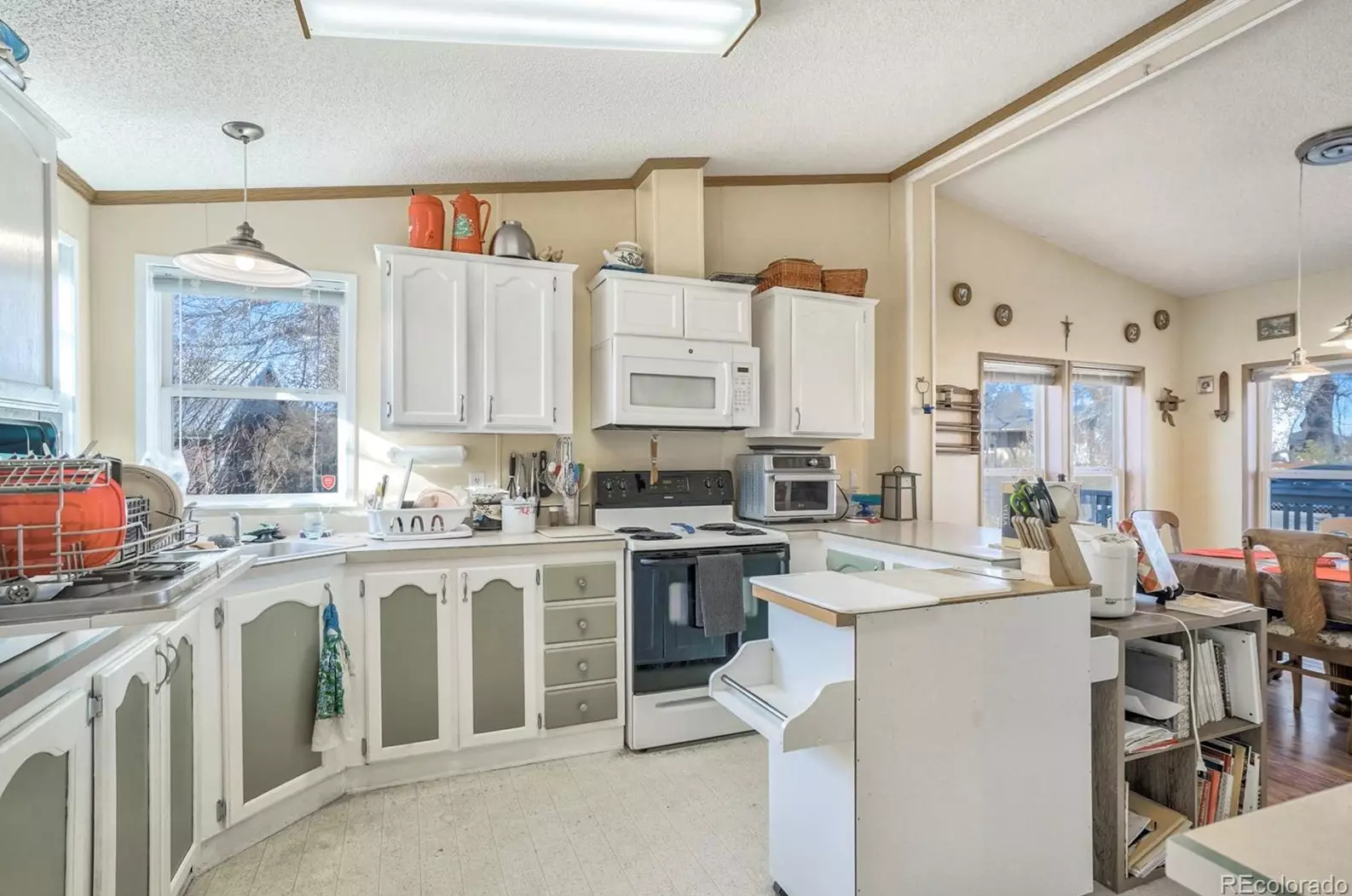 2244 Gale Rd, Pueblo CO  81006-2024 exterior