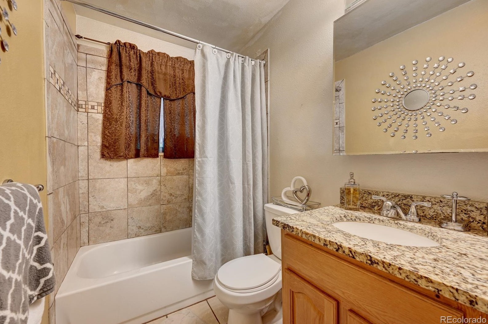 5452 Quari St, Denver CO 80011-1809 exterior