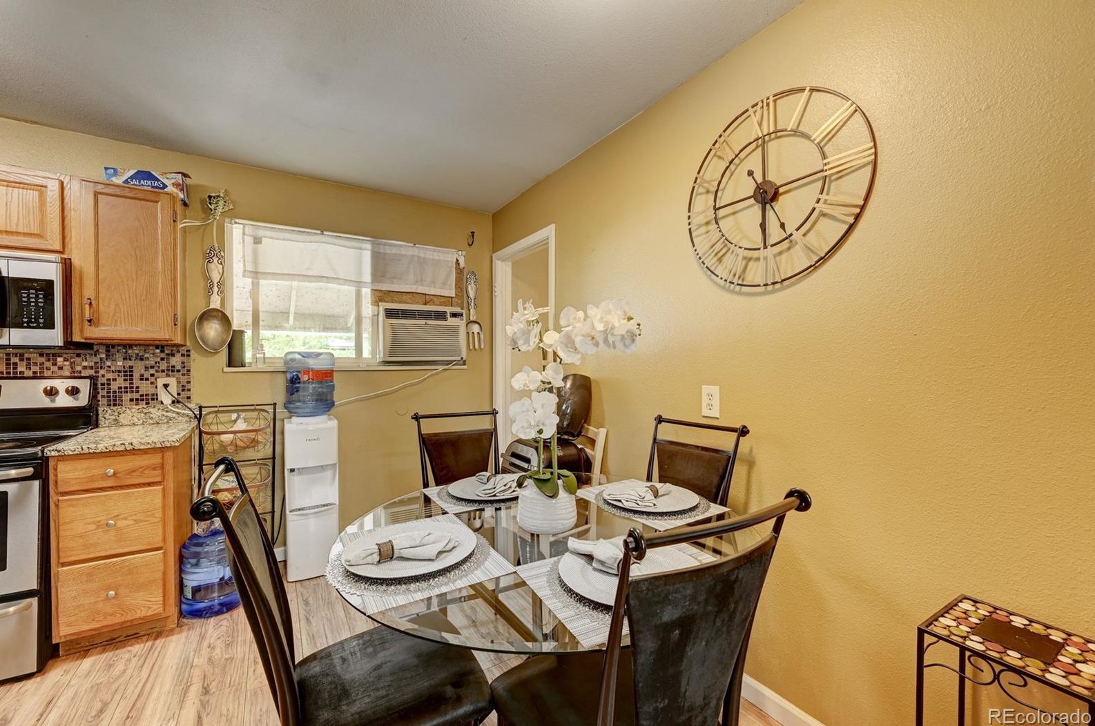 5452 Quari St, Denver CO 80011-1809 exterior