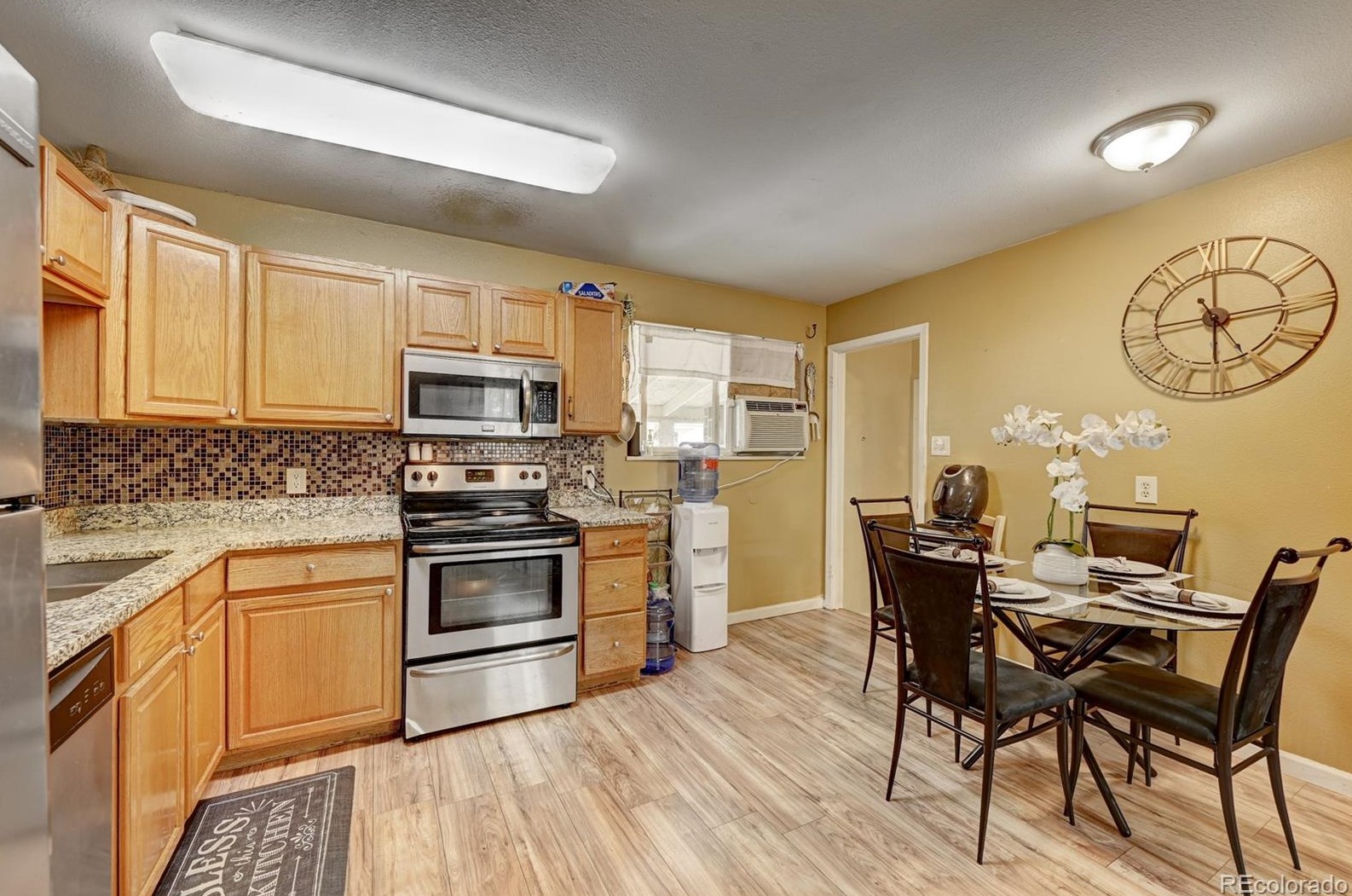 5452 Quari St, Denver CO 80011-1809 exterior