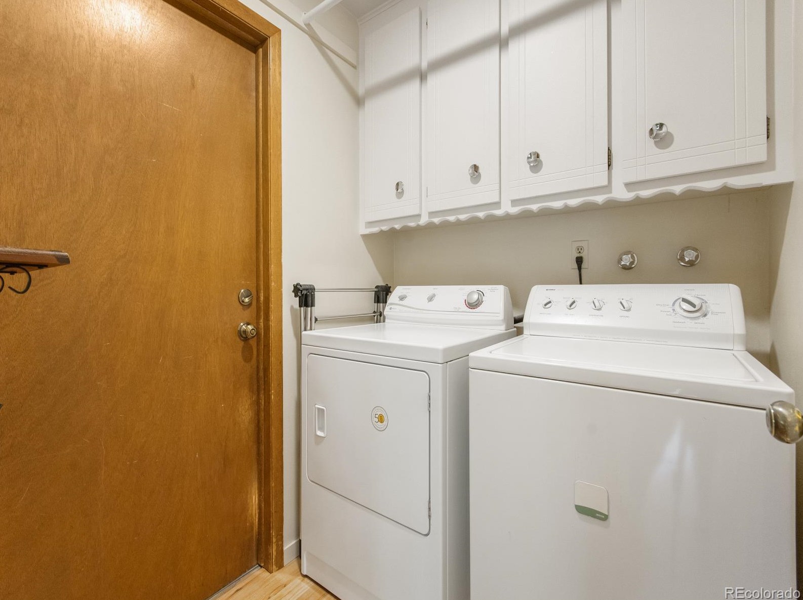 5466 Portland Dr, Littleton CO 80128-3946 exterior