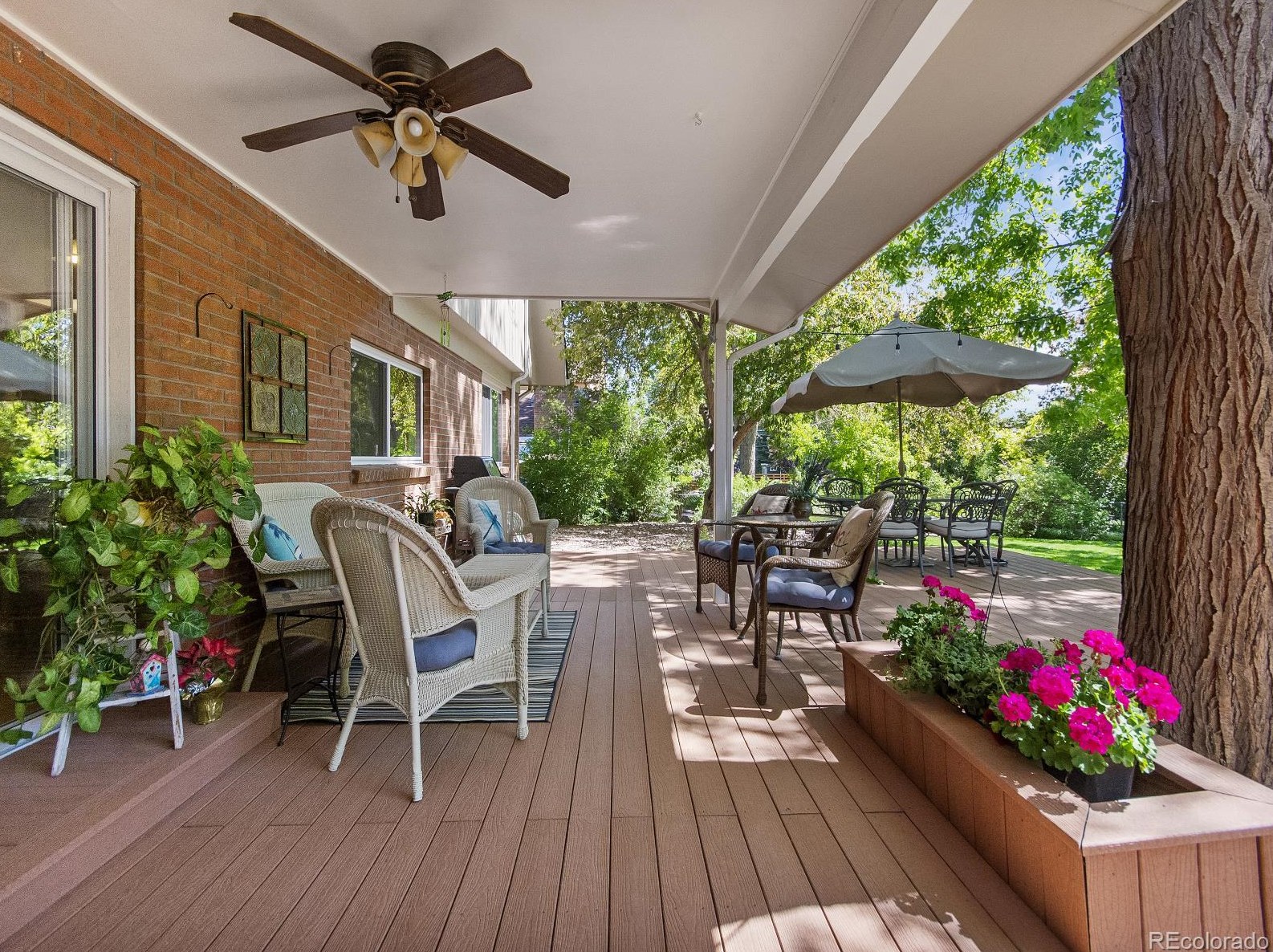 5466 Portland Dr, Littleton CO 80128-3946 exterior