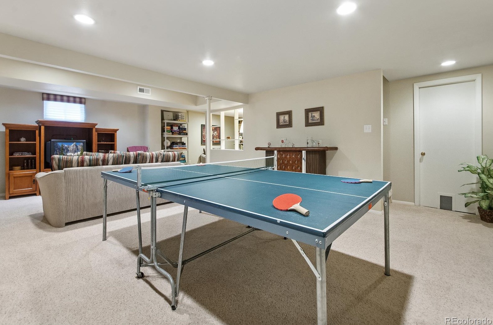 5466 Portland Dr, Littleton CO 80128-3946 exterior