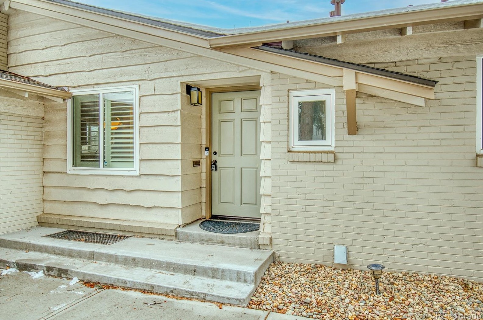 5945 Race St, Littleton CO  80121-2651 exterior