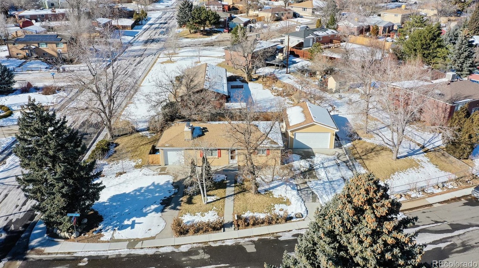 6055 Benton St, Arvada CO  80003-5241 exterior