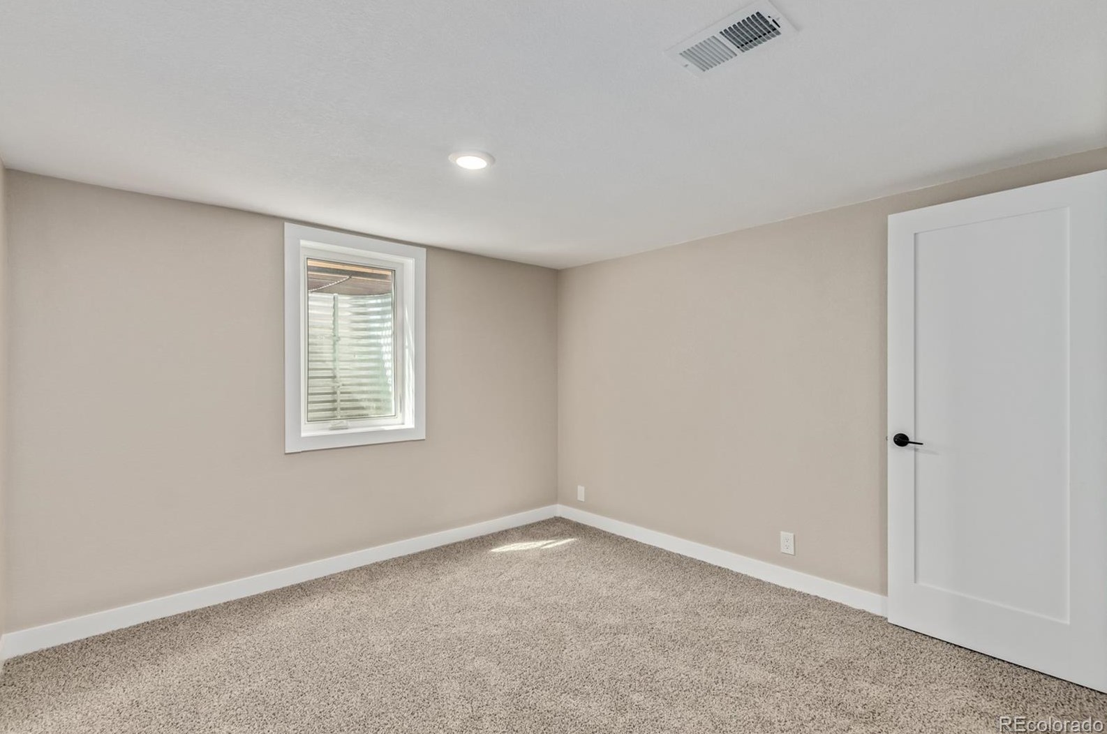 39 Fair Ave, Littleton CO  80120-2813 exterior