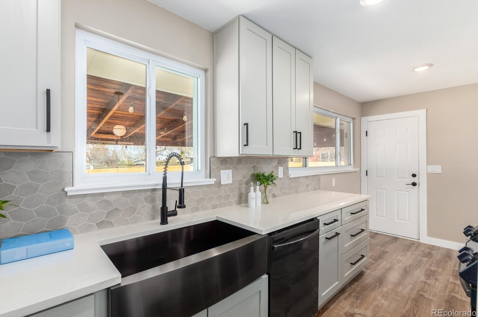 39 Fair Ave, Littleton CO  80120-2813 exterior