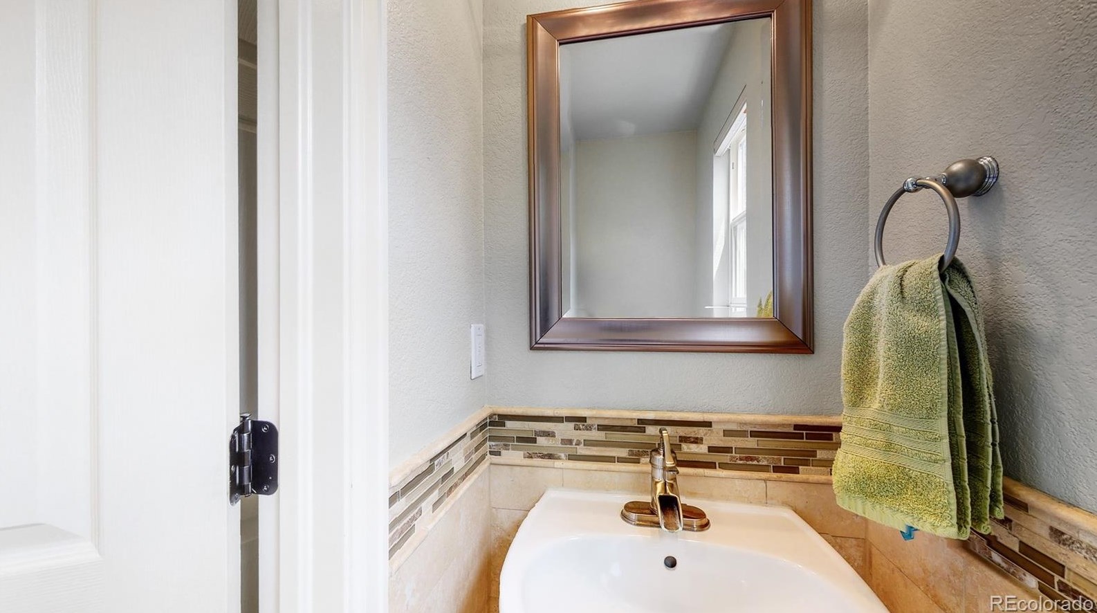 1250 Berganot Trl, Castle Rock CO 80108-3629 exterior