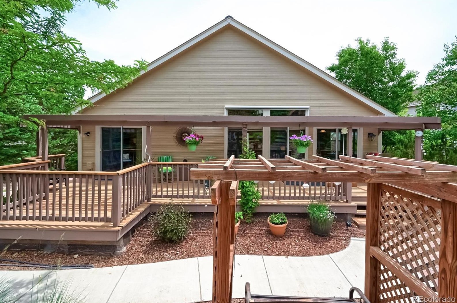 1686 Marsh Hawk Cir, Castle Rock CO  80109-3519 exterior