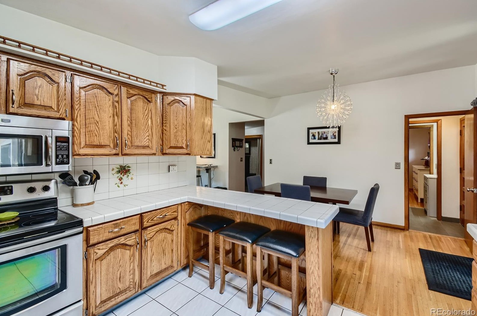 5910 Logan Ct, Littleton CO 80121-1120 exterior