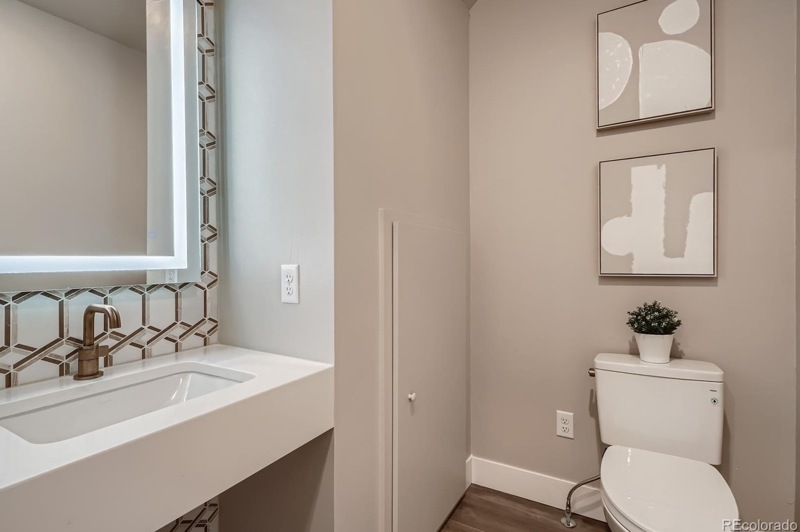 348 Orchard Rd, Littleton CO 80121-1127 exterior