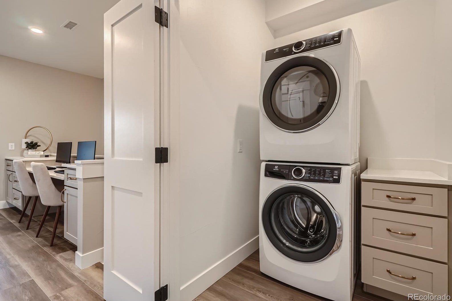 348 Orchard Rd, Littleton CO 80121-1127 exterior