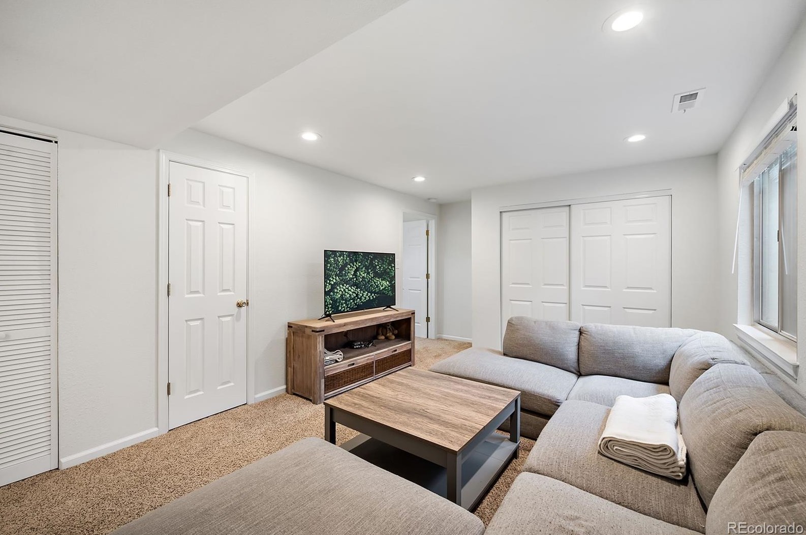 1226 Braewood Ave, Littleton CO  80129-5619 exterior