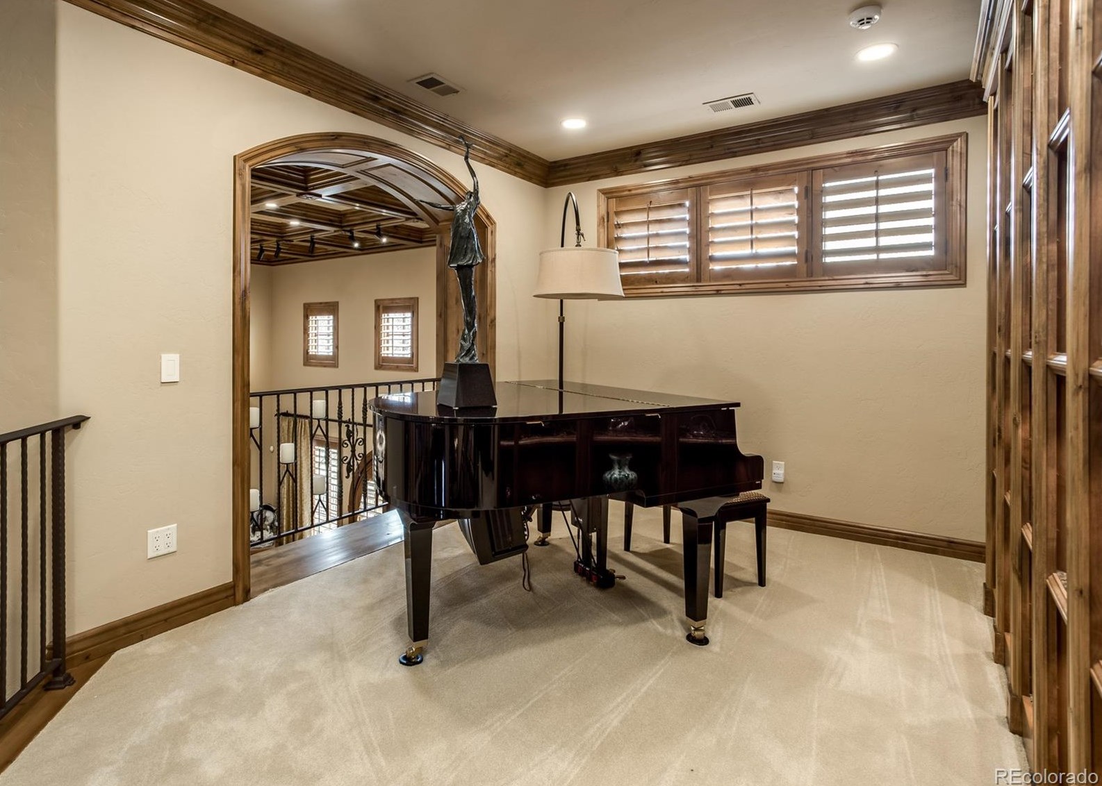 4340 Preserve Pkwy, Littleton CO  80121-3939 exterior