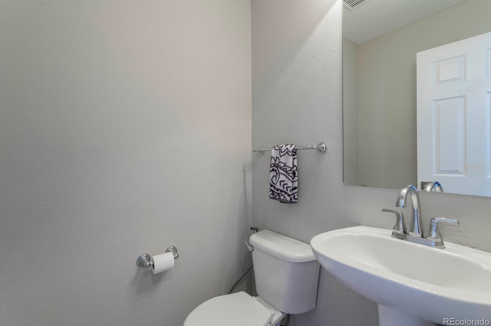 9763 Burberry Way, Littleton CO  80129-6902 exterior