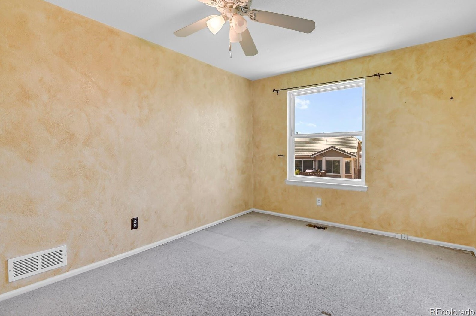 3314 White Oak St, Littleton CO 80129-6307 exterior