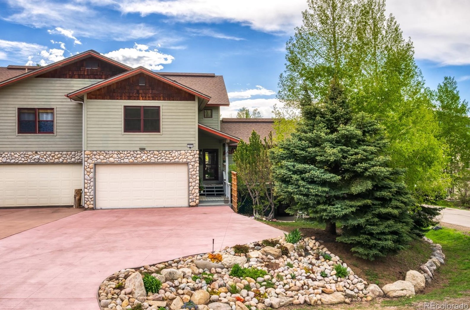 1885 Hunters Dr, Steamboat Springs CO 80487-2372 exterior
