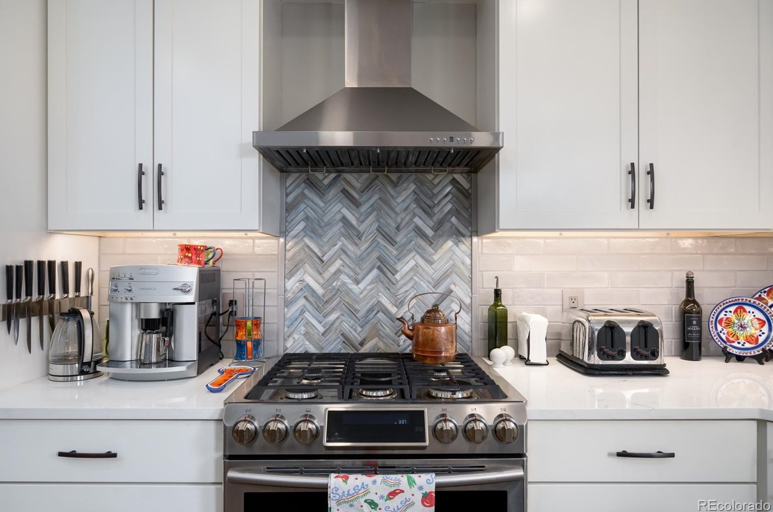 1885 Hunters Dr, Steamboat Springs CO 80487-2372 exterior