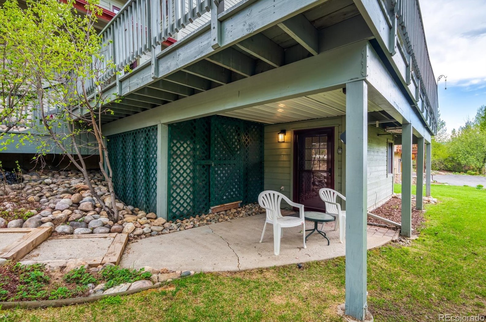 1885 Hunters Dr, Steamboat Springs CO 80487-2372 exterior