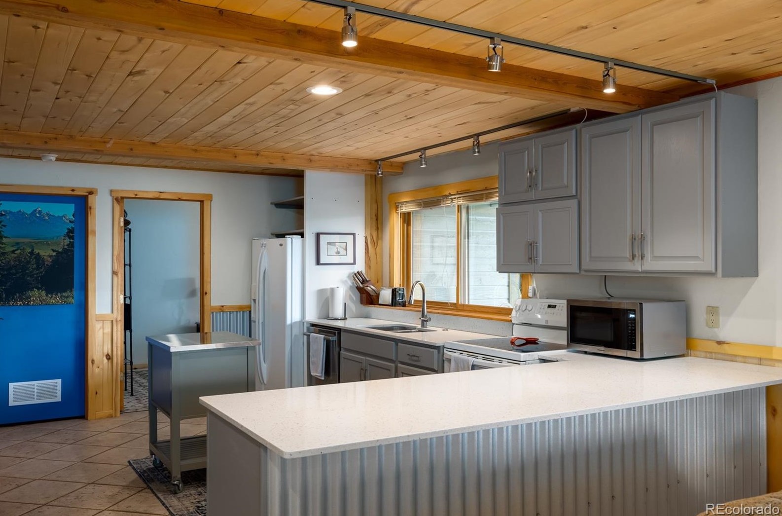 1885 Hunters Dr, Steamboat Springs CO 80487-2372 exterior