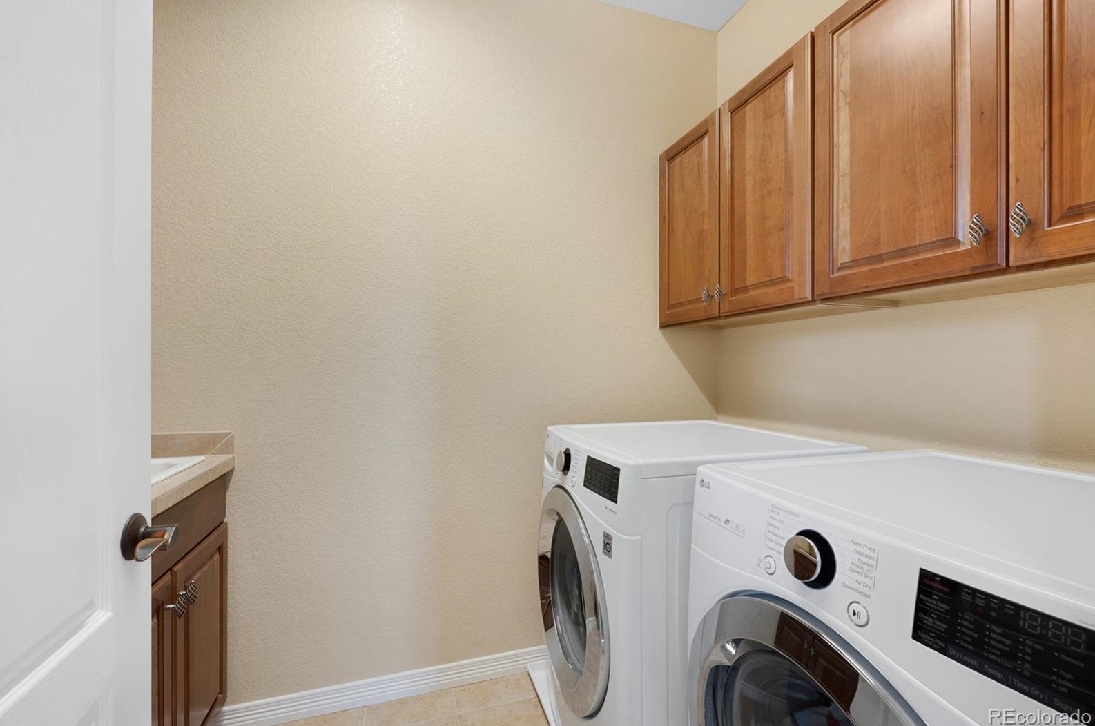 4568 Valleybrook Dr, Littleton CO  80130-6965 exterior