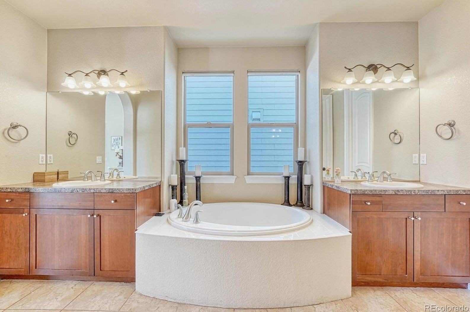 9600 Sunset Hill Cir, Littleton CO 80124-6714 exterior