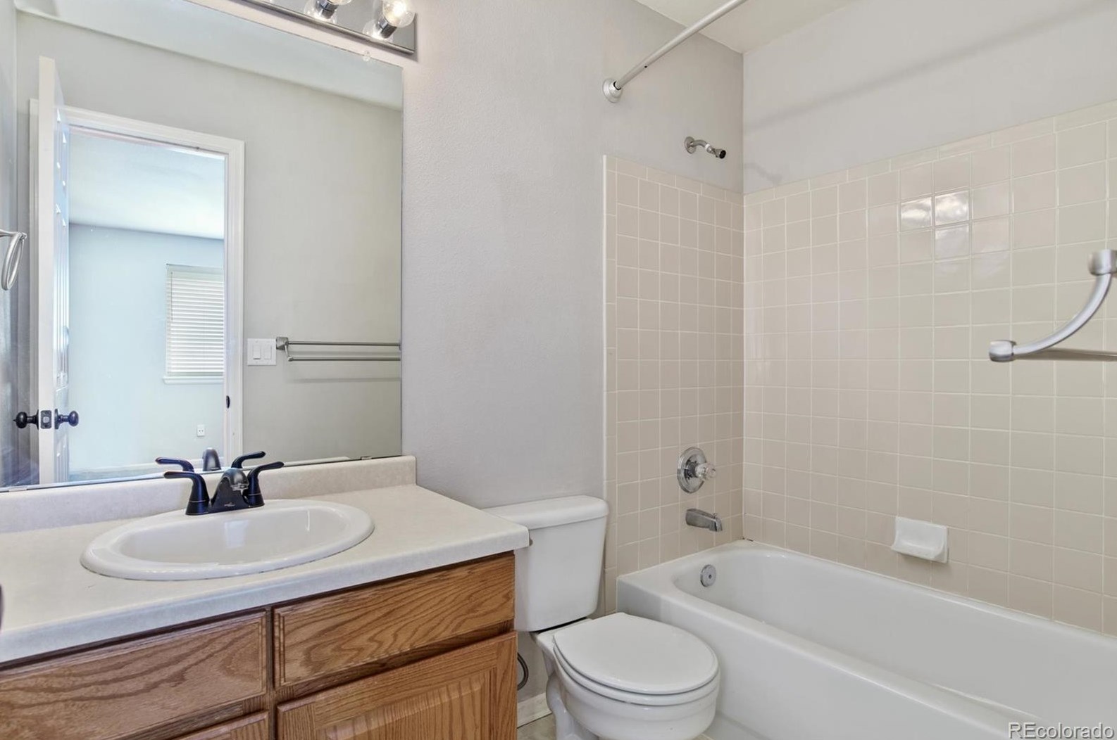 9384 Hinsdale Pl, Littleton CO  80128-4167 exterior