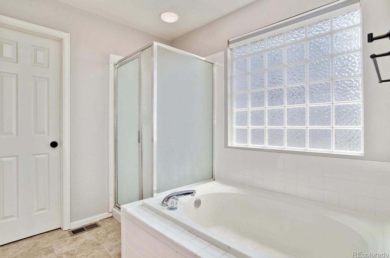 9384 Hinsdale Pl, Littleton CO  80128-4167 exterior