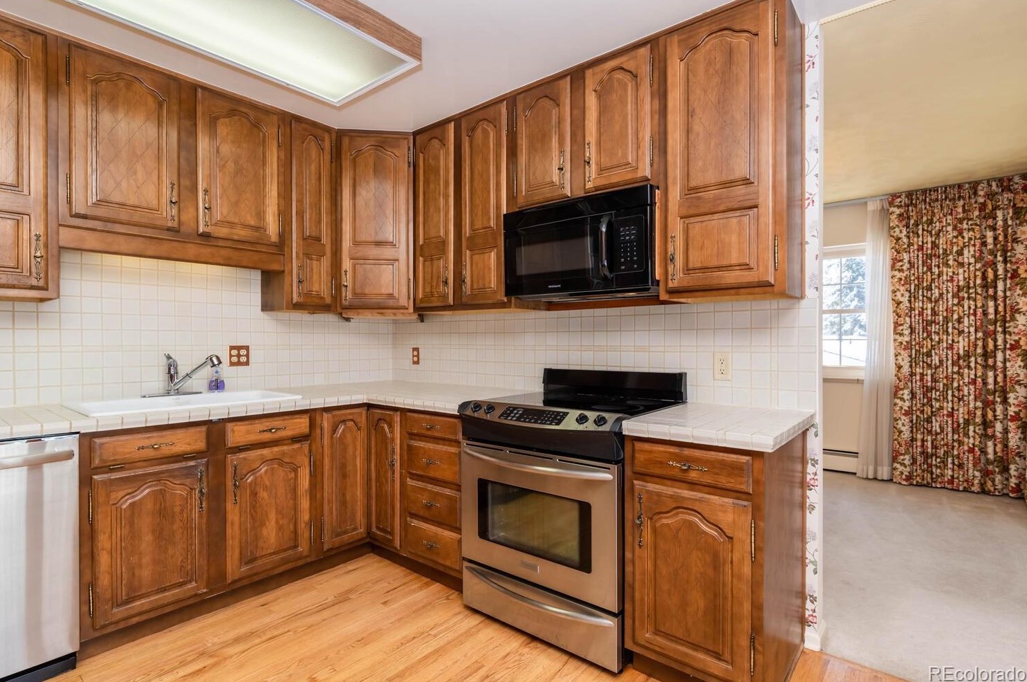 6053 Youngfield St, Arvada CO  80004-3958 exterior