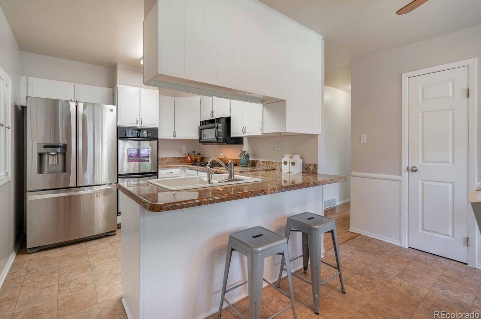 3498 Davies Ave, Littleton CO 80120-4288 exterior