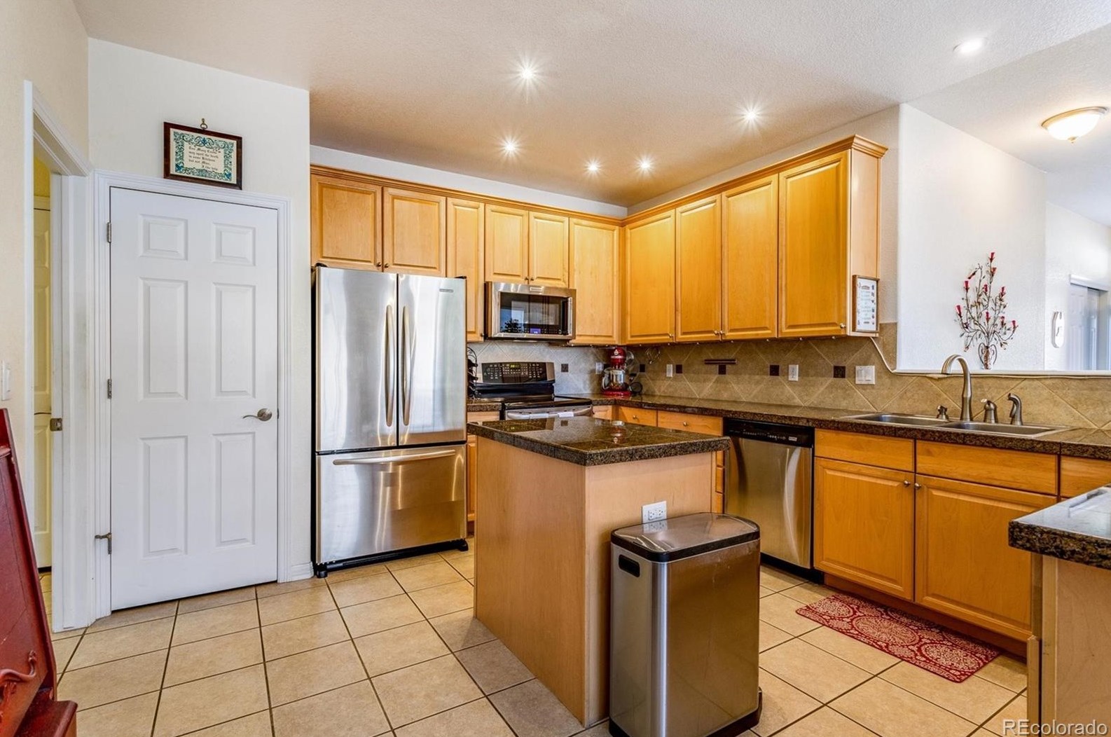 6654 Rome St, Aurora CO 80016-6023 exterior