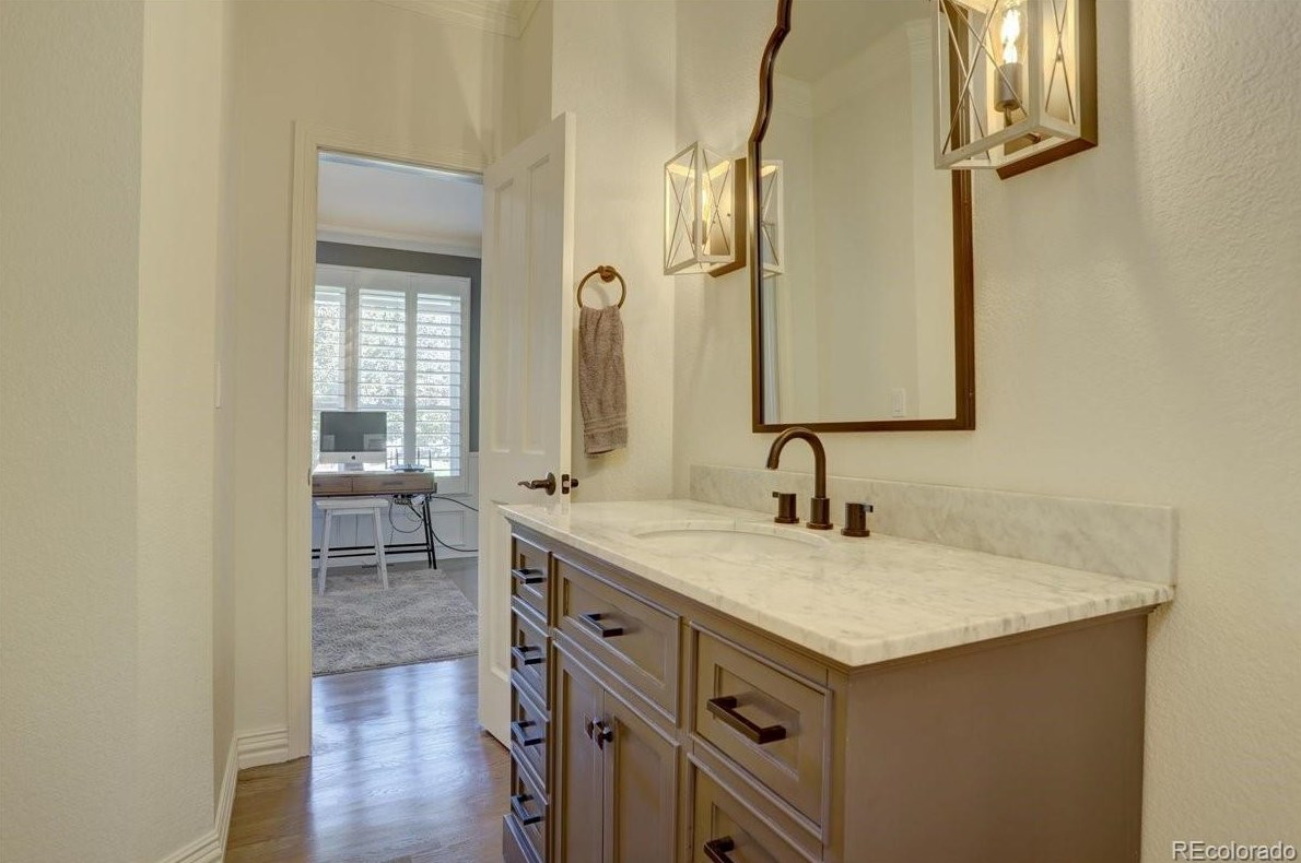 10392 Brookhollow Cir, Littleton CO  80129-1801 exterior