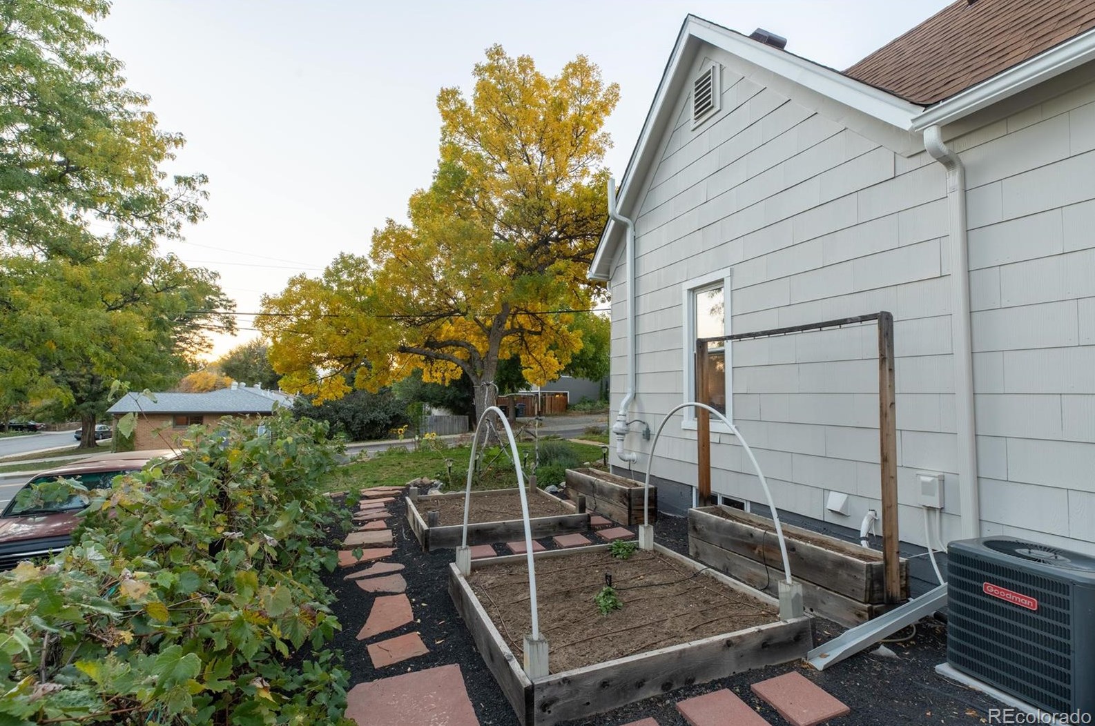 214 Sunset St, Longmont CO  80501-6145 exterior