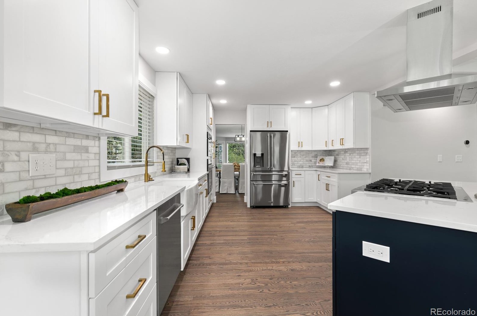 9997 Falcon Crk Dr, Littleton CO 80130-3802 exterior