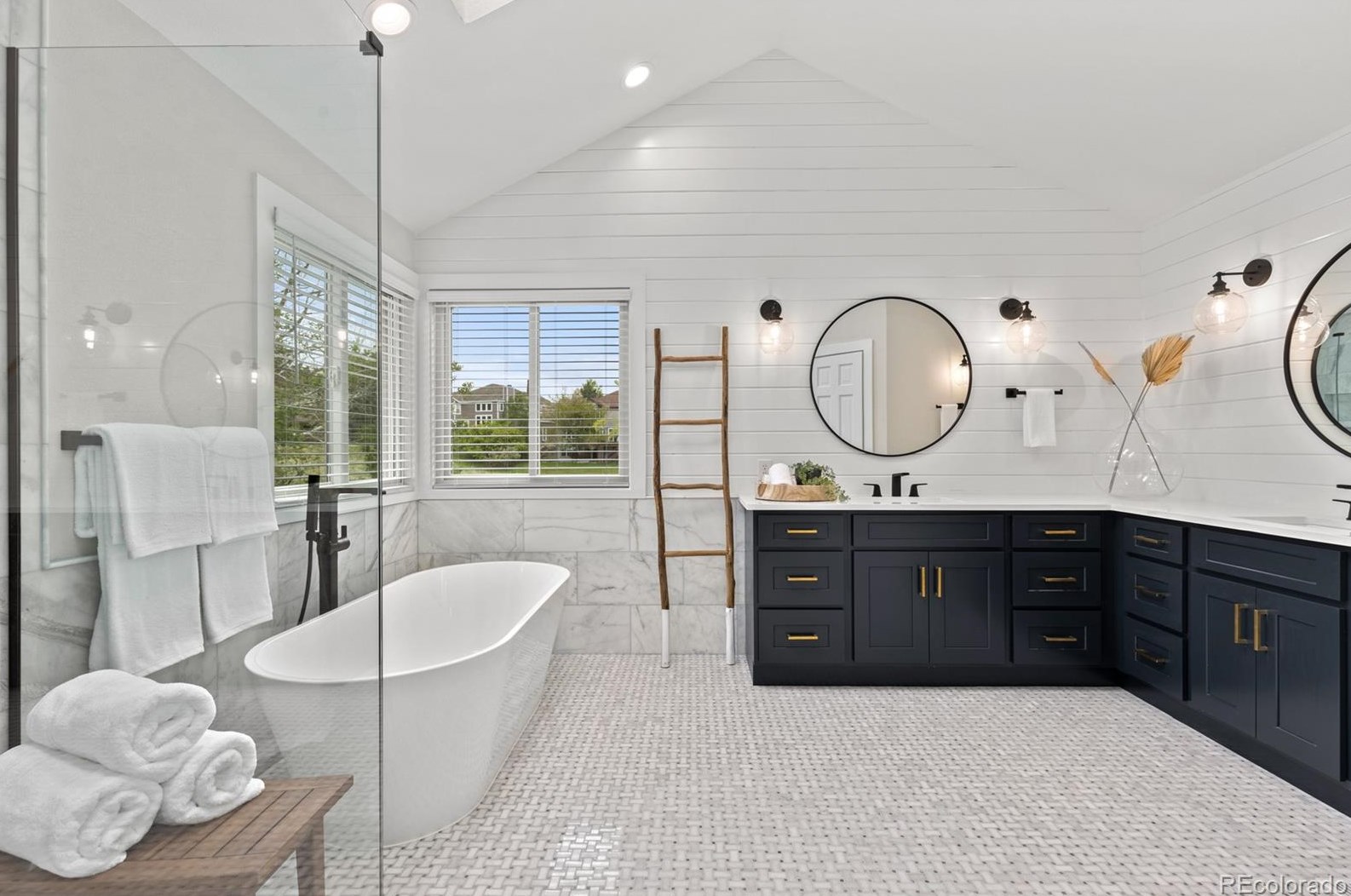 9997 Falcon Crk Dr, Littleton CO 80130-3802 exterior