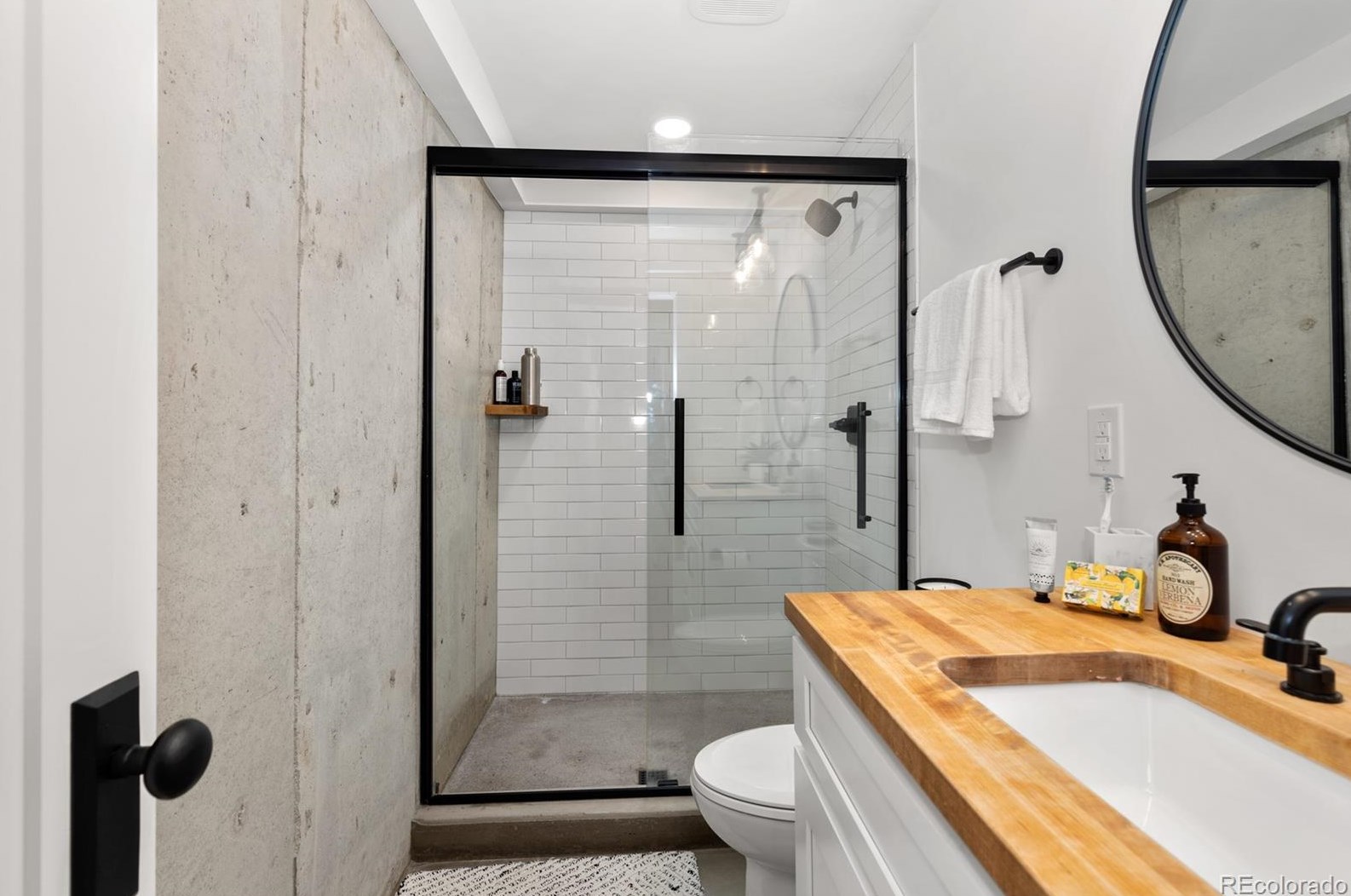 9997 Falcon Crk Dr, Littleton CO 80130-3802 exterior