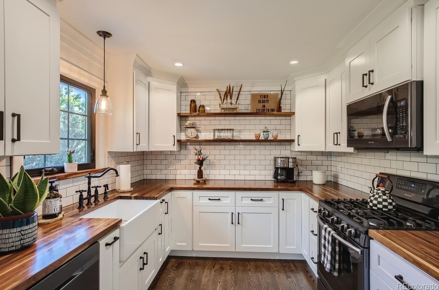 7056 Elm Ct, Littleton CO 80122-3828 exterior