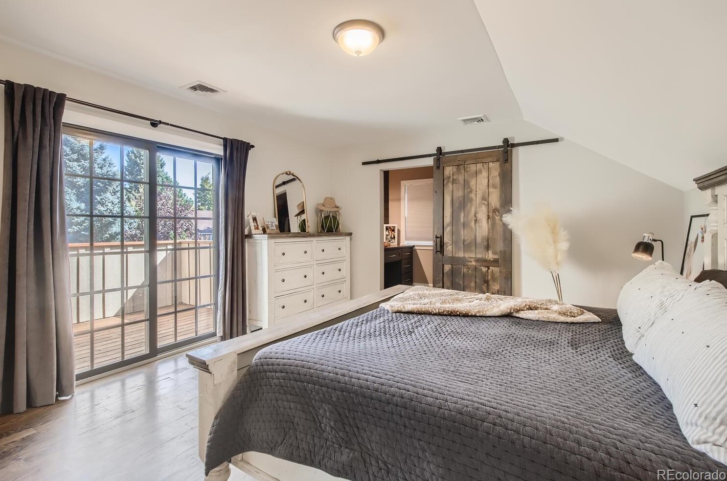 7056 Elm Ct, Littleton CO 80122-3828 exterior