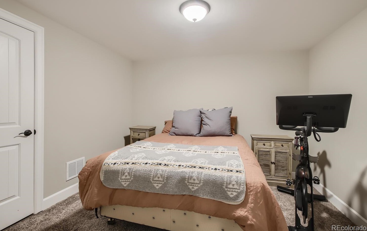 7056 Elm Ct, Littleton CO 80122-3828 exterior