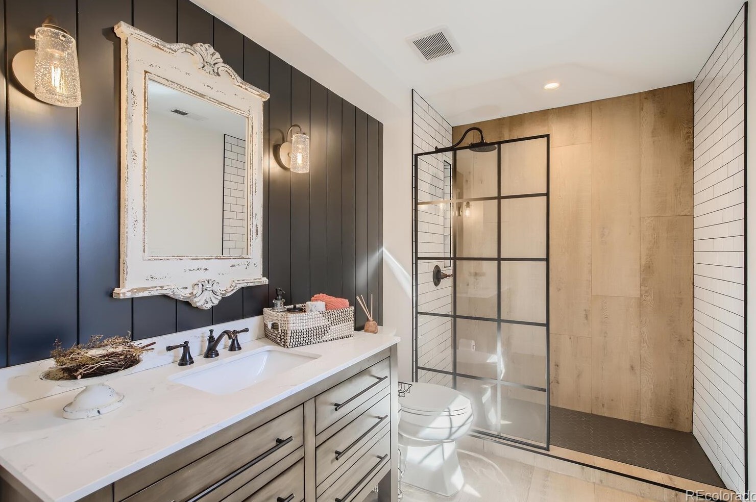 7056 Elm Ct, Littleton CO 80122-3828 exterior