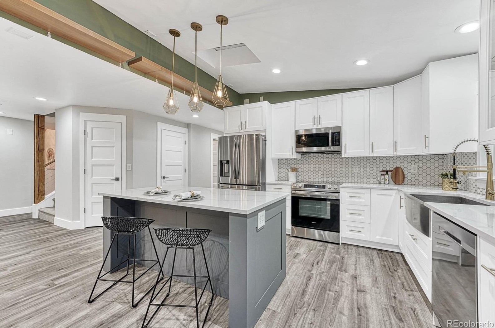 6048 Fair Dr, Littleton CO  80123-3874 exterior