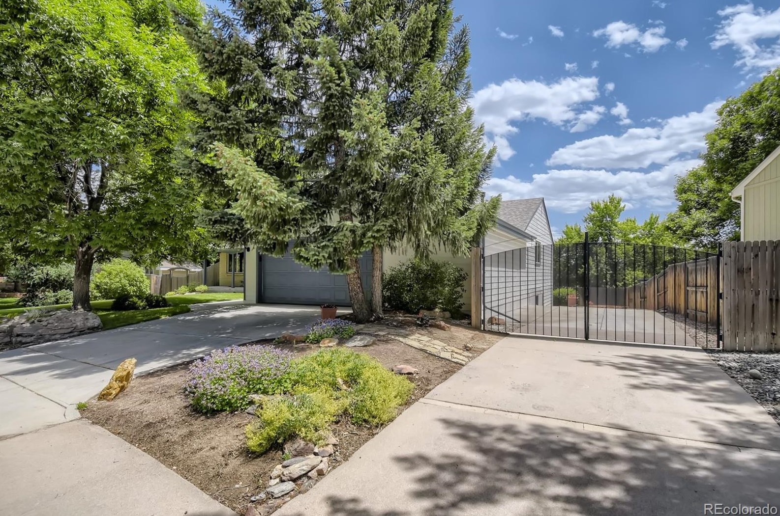 5964 Lee Way, Littleton CO 80127-2901 exterior