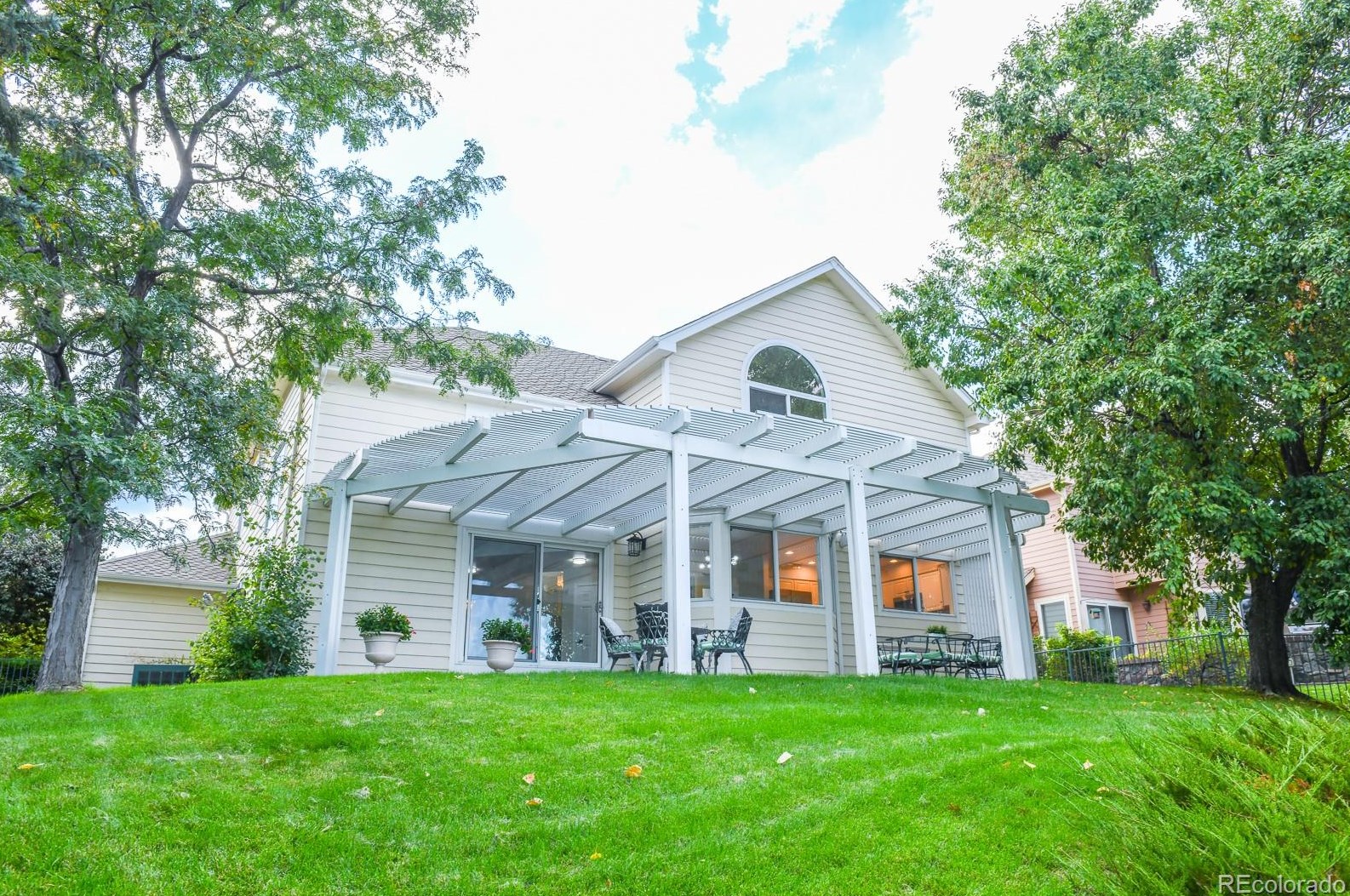 6812 Poppy Ct, Arvada CO  80007-7068 exterior